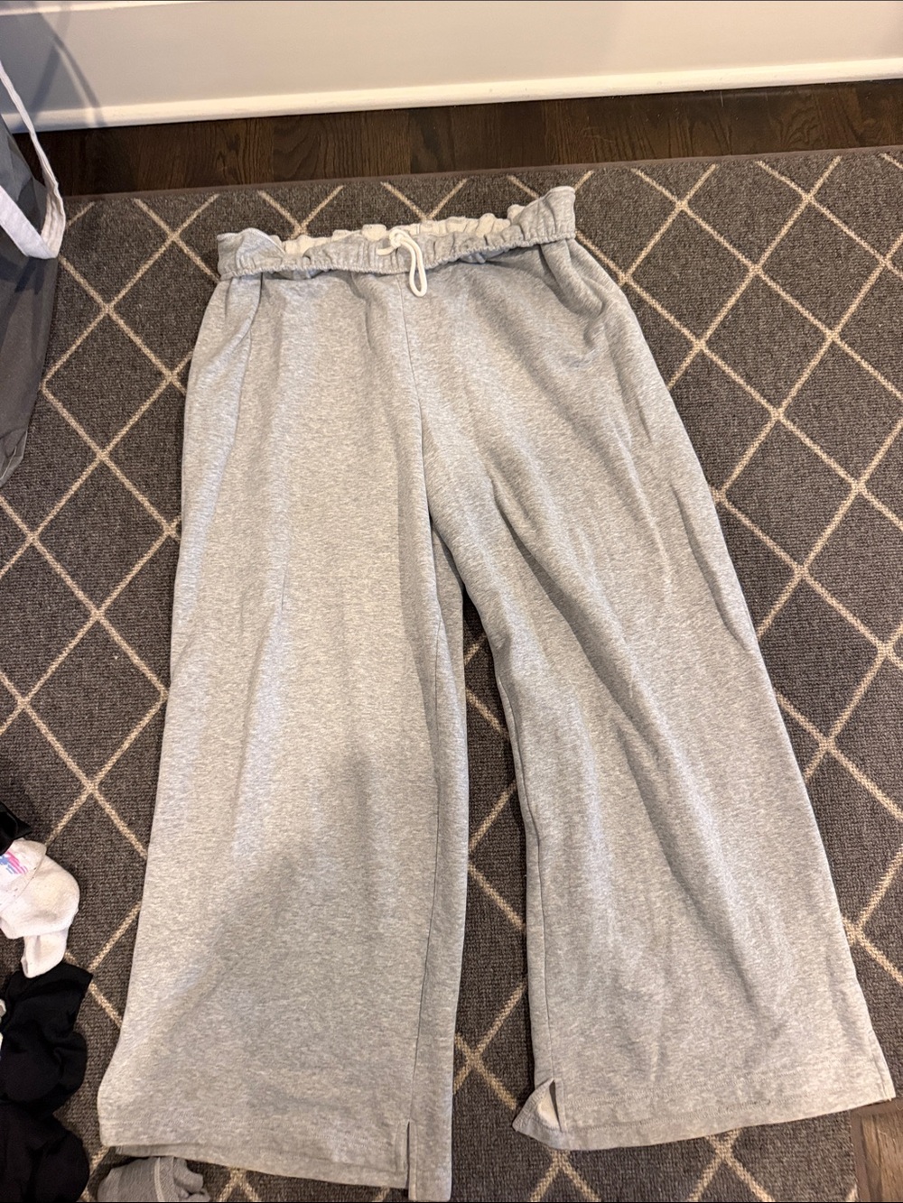 Woman’s Free People like new Gray Wide-Leg Knit Sweatpants with Drawstring